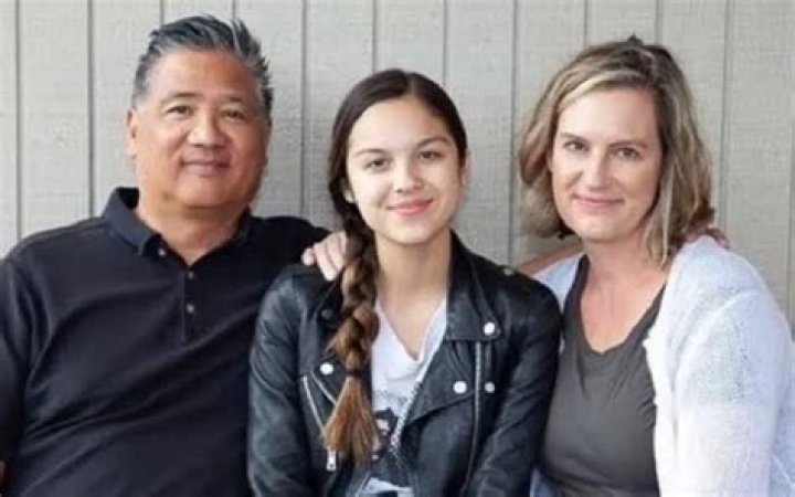 Who are Olivia Rodrigos Parents? Olivia Rodrigo Biography, Parents Name