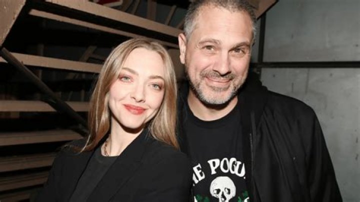 Who Is Amanda Seyfried Husband in 2023? Is She Married? Creeto