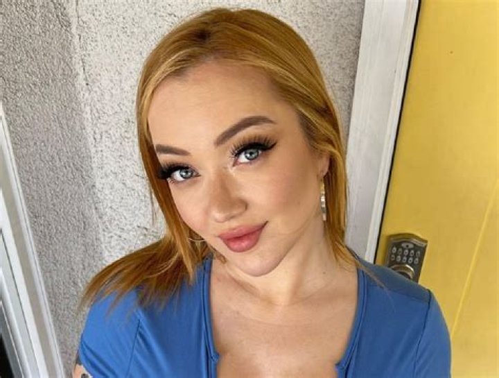 Who is Emma Magnolia? Wiki, Age, Height, Net Worth, Boyfriend, Family