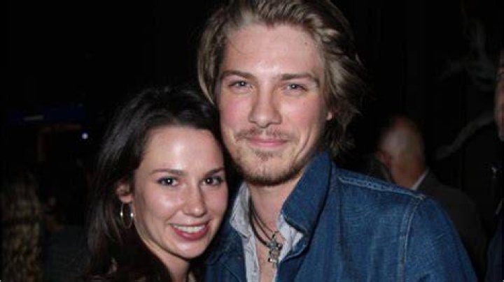 Who is Taylor Hanson and how many kids does he have? irideat