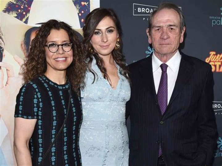 Who is Tommy Lee Jones' spouse? The actor's relationship history YEN
