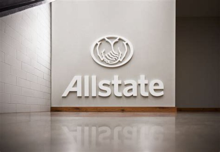 Why Allstate's Mayhem Actor Dean Winters Had Multiple Amputations