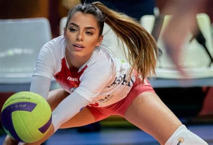 World’s sexiest volleyball star Kayla Simmons risks Instagram ban with