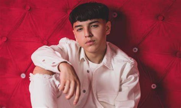 Xavi. Cantante de corridos tumbados llega a Top 10 de lista Billboard