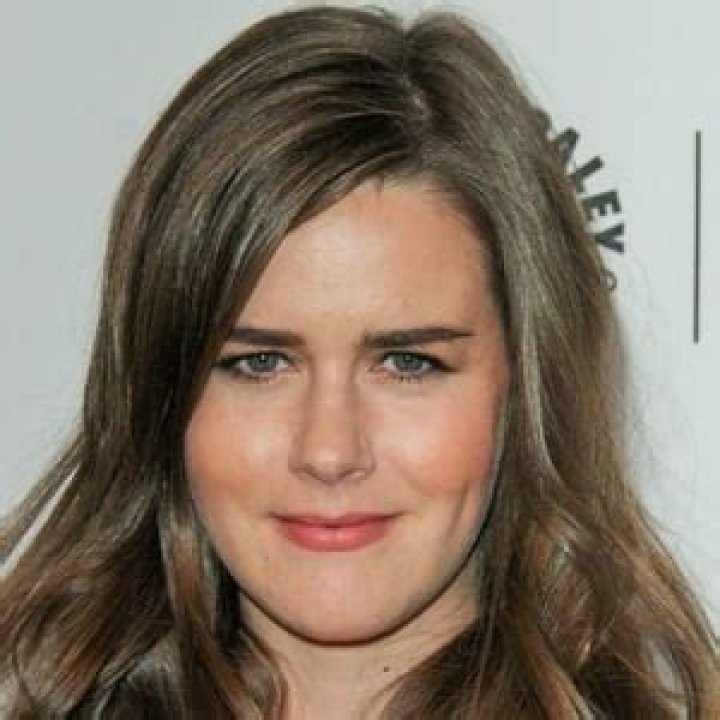 Zoe Jarman Net Worth, Bio, Salary, Wiki, Age, Gossip, Biography Trend
