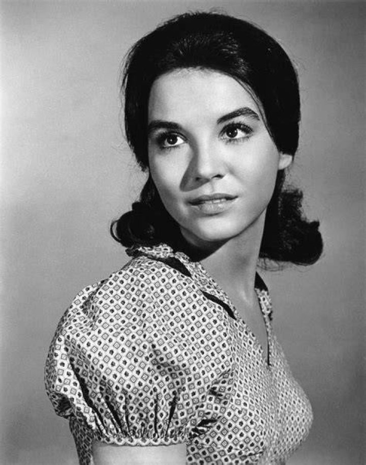 Zohra Lampert